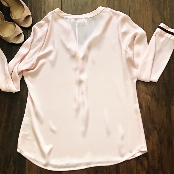 New York & Co Medium Pink button down blouse - Picture 2 of 5